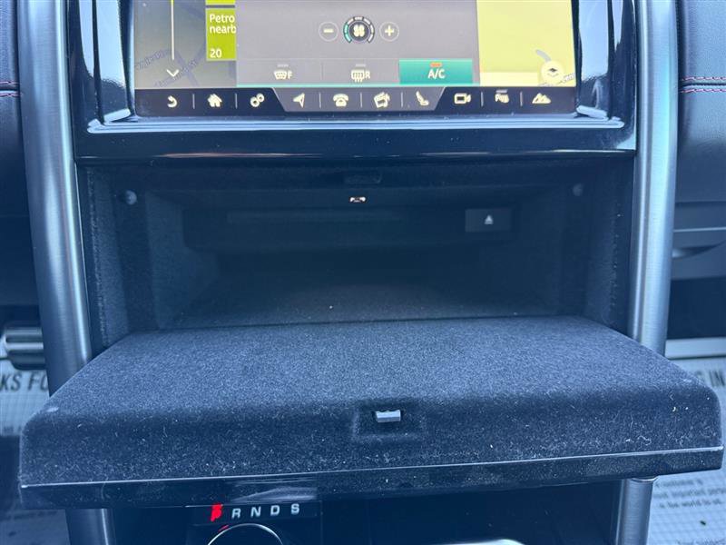 Used 2017 Land Rover Discovery HSE Luxury image 29