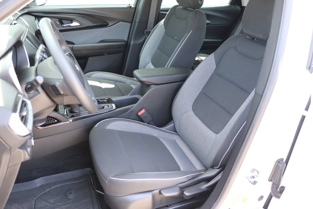Used 2022 Chevrolet TrailBlazer LS FWD image 4