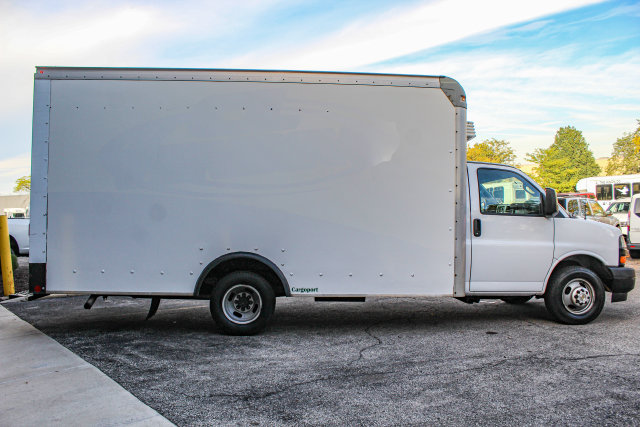 Used 2020 Chevrolet Express 3500 w/ Driver Convenience Package RWD image 14