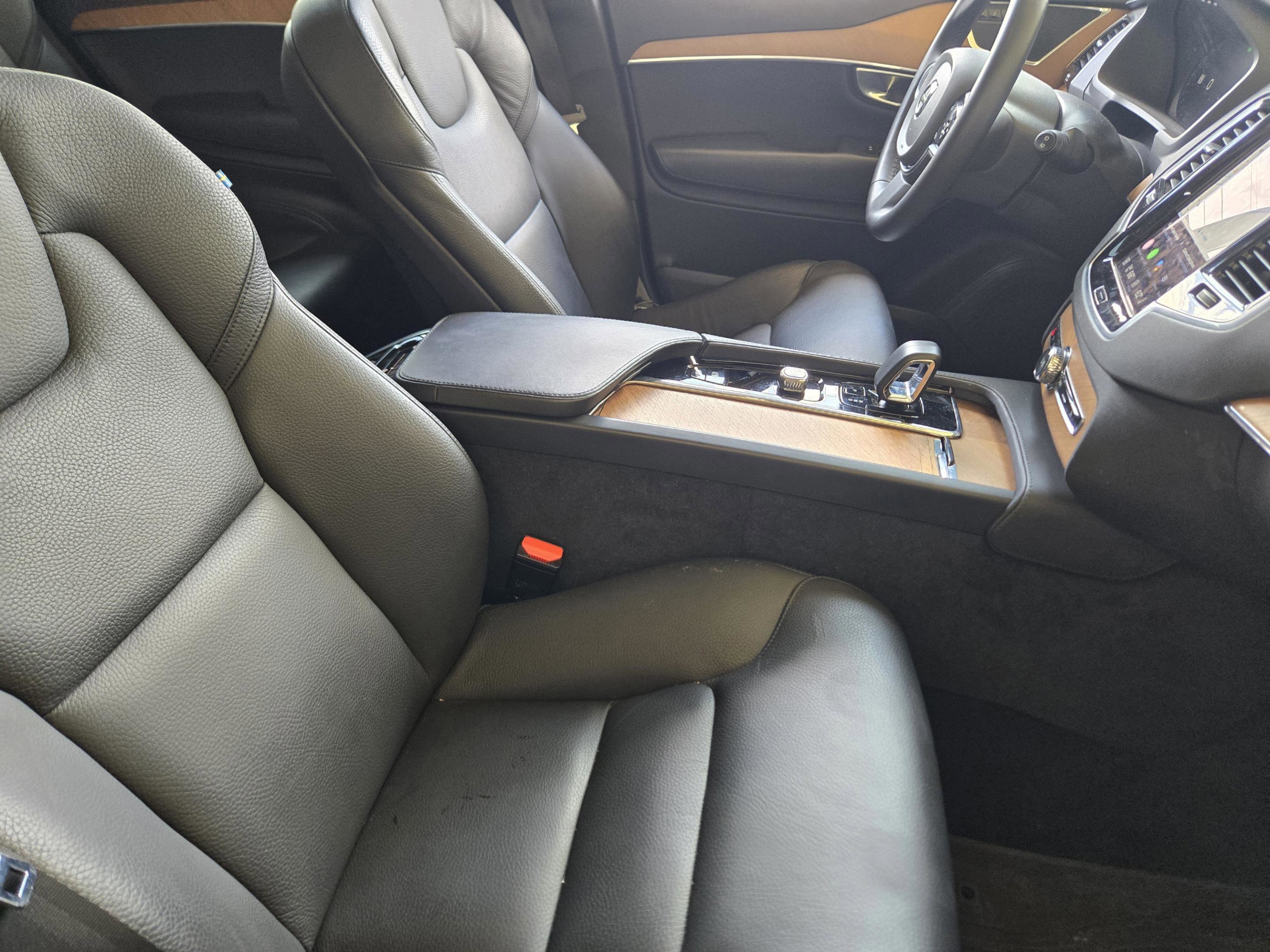 Used 2023 Volvo XC90 B6 Plus w/ Protection Package Premier AWD/4WD image 12
