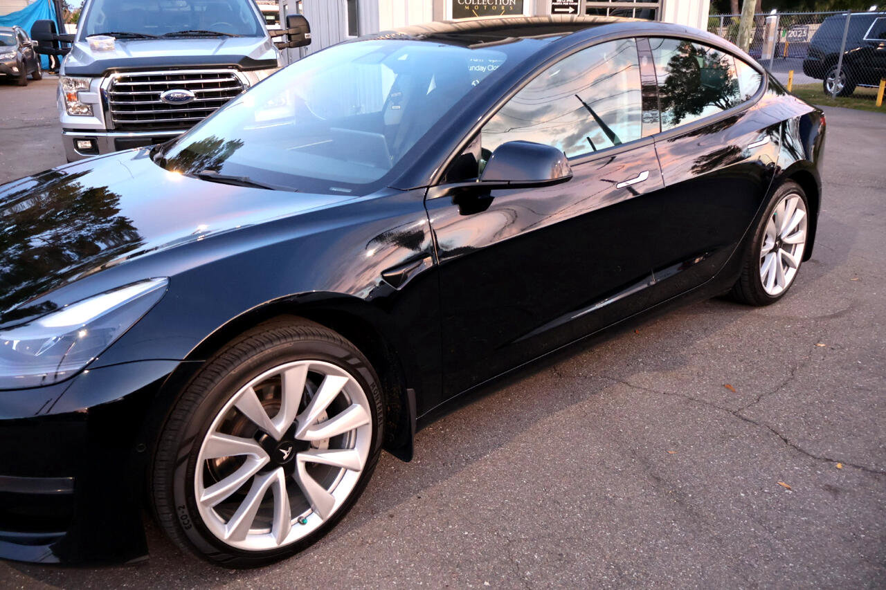 Used 2022 Tesla Model 3 Standard Range image 4