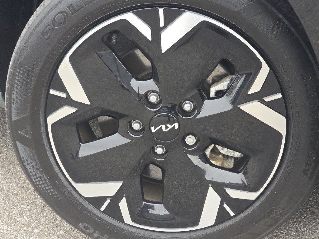 Used 2023 Kia Niro Wind w/ Wind Preserve Package FWD image 9