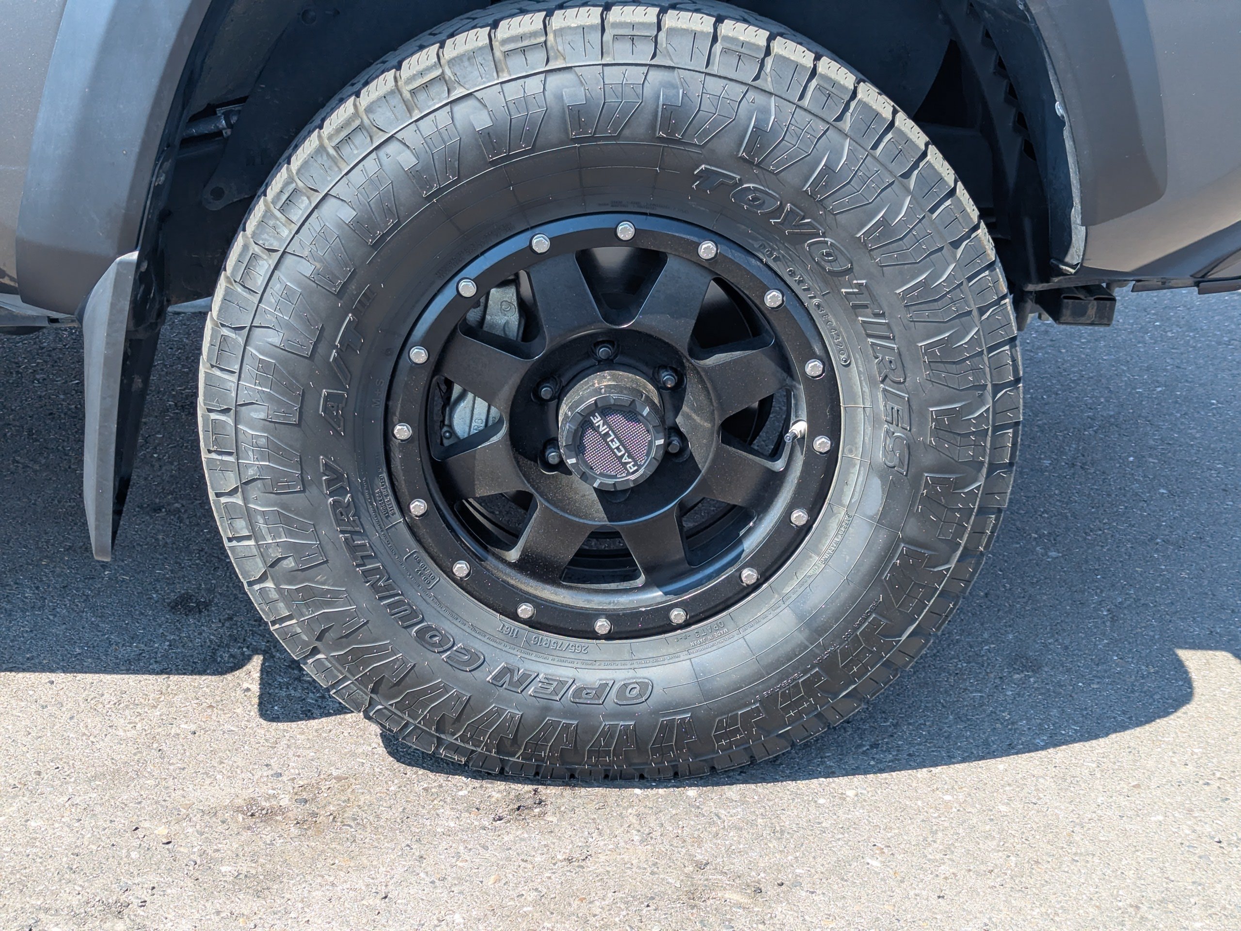 Used 2018 Toyota Tacoma TRD Off-Road w/ Technology Package AWD/4WD image 47
