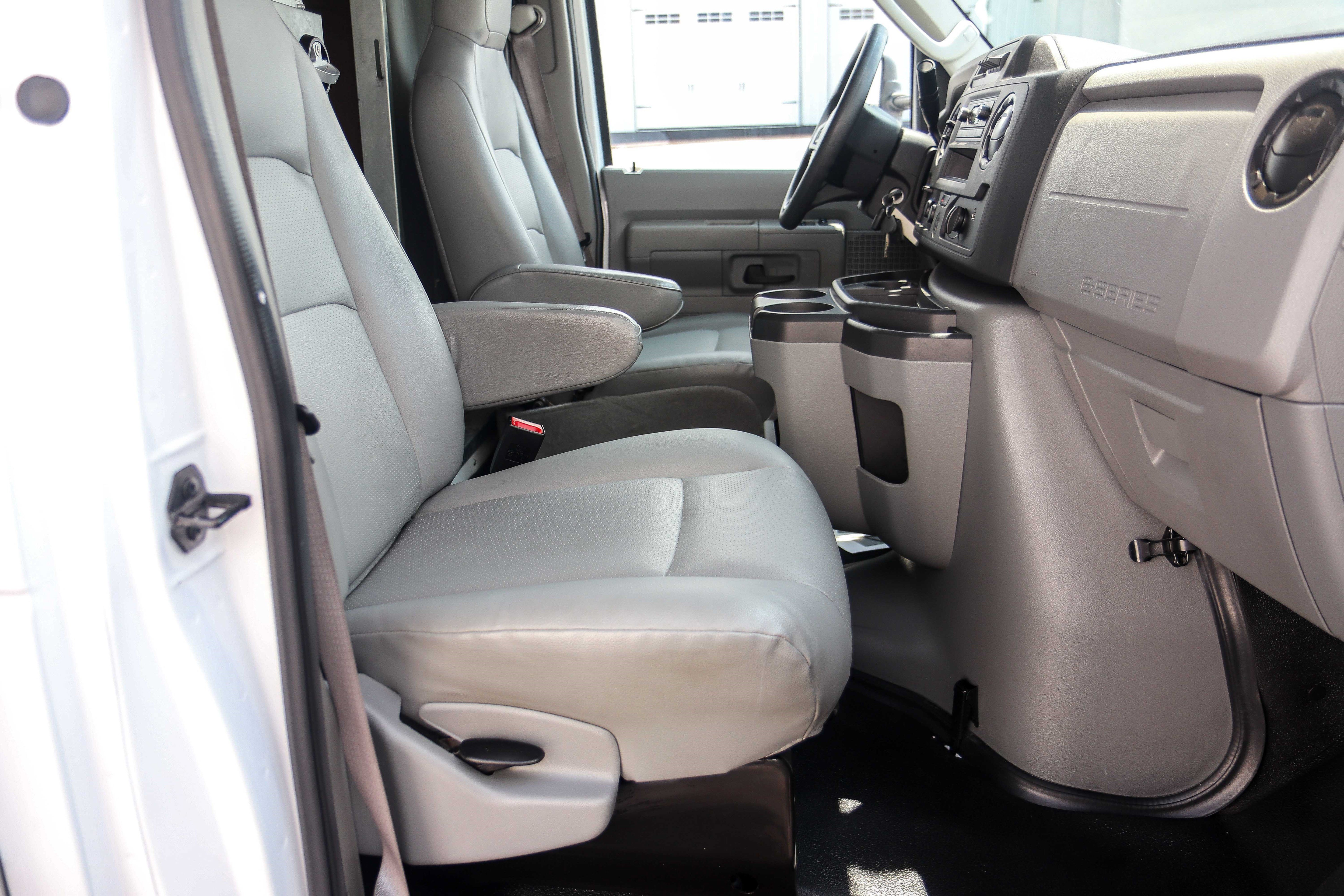 Used 2024 Ford E-450 and Econoline 450 Super Duty w/ Driver's Safety Package RWD image 13