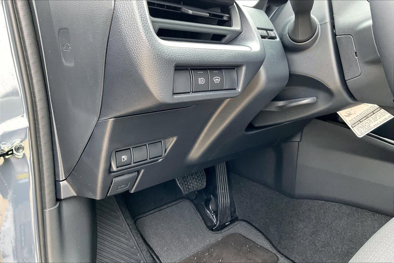 New 2026 Toyota Prius LE FWD image 16