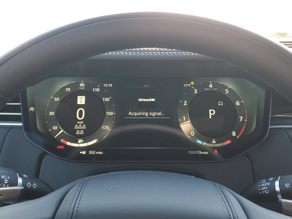 New 2026 Land Rover Range Rover Long Wheelbase SE AWD/4WD image 18
