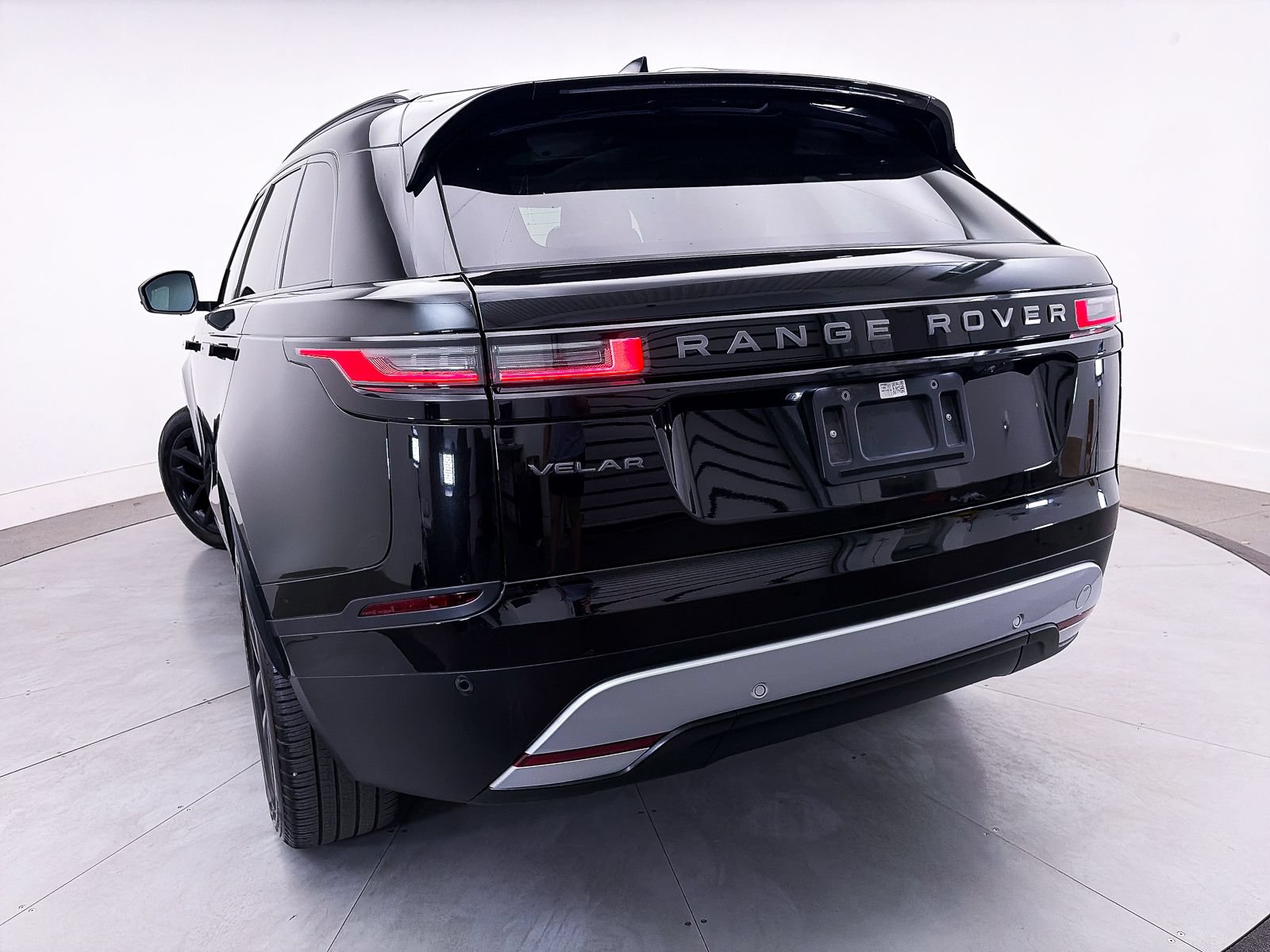 Used 2024 Land Rover Range Rover Velar S AWD/4WD image 4