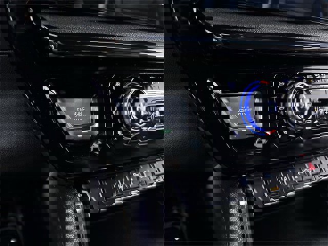 Used 2025 GMC Sierra 2500 AT4 image 17