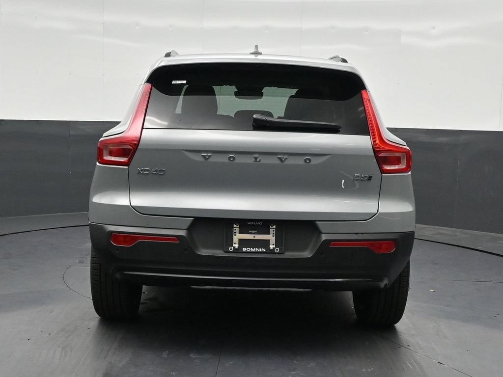 New 2026 Volvo XC40 B5 Plus w/ Protection Package Premier AWD/4WD image 4