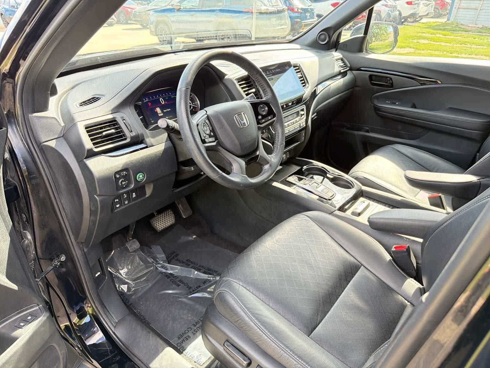 Used 2023 Honda Passport Elite image 2