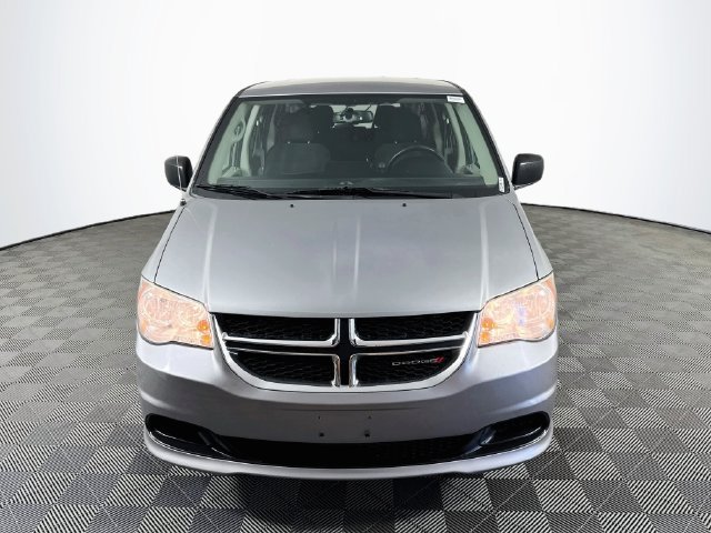 Used 2018 Dodge Grand Caravan SE w/ UConnect Hands-Free Group FWD image 2