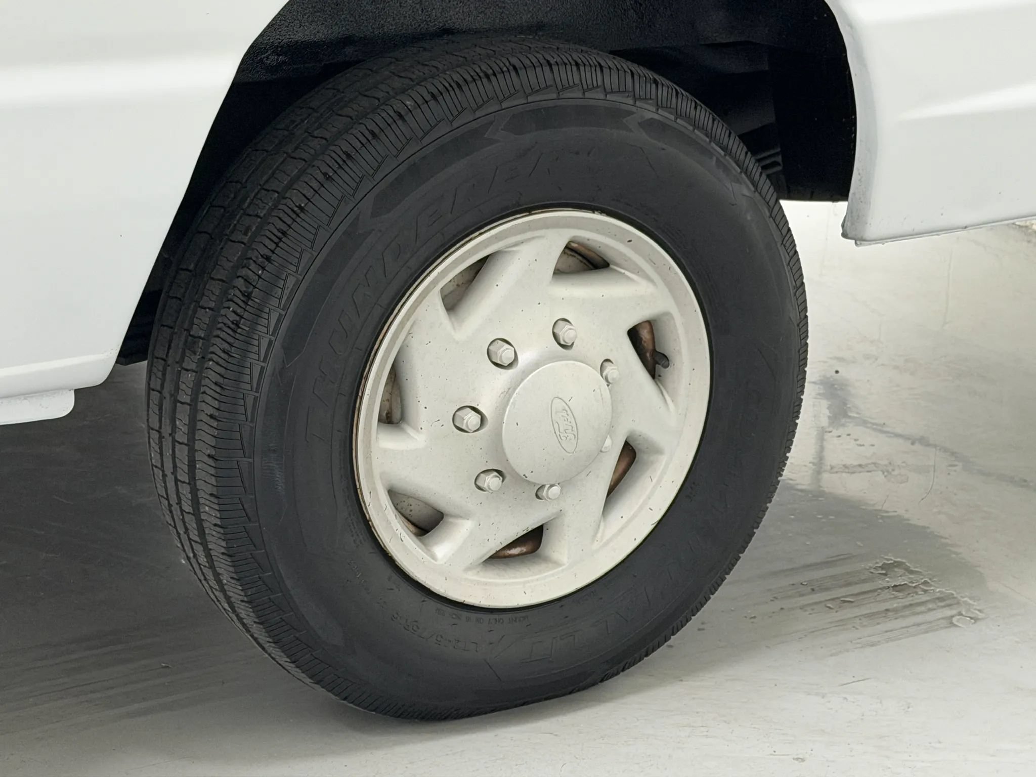 Used 2003 Ford E-350 and Econoline 350 XL RWD image 86
