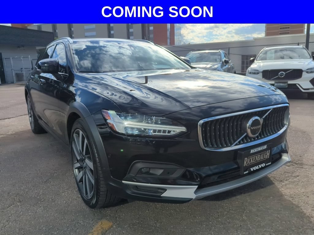 Used 2023 Volvo V90 B6 Cross Country Ultimate w/ Climate Package AWD/4WD image 1