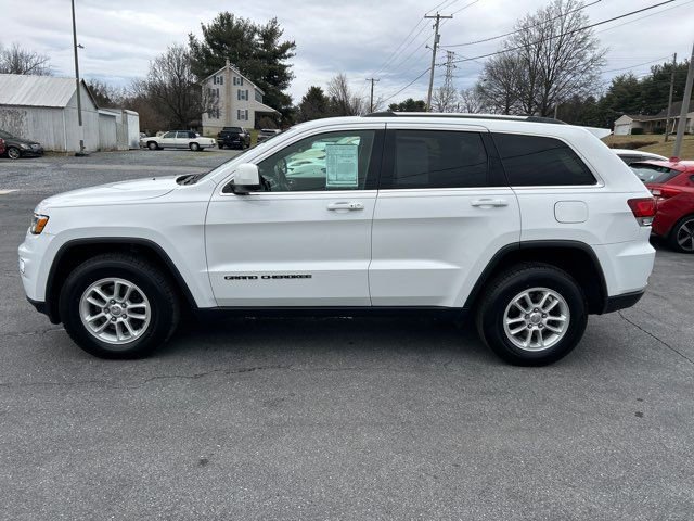 Used 2020 Jeep Grand Cherokee Laredo image 3