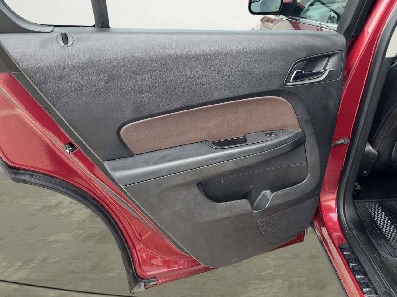 Used 2012 Chevrolet Equinox LT w/ LPO, Protection Package FWD image 3