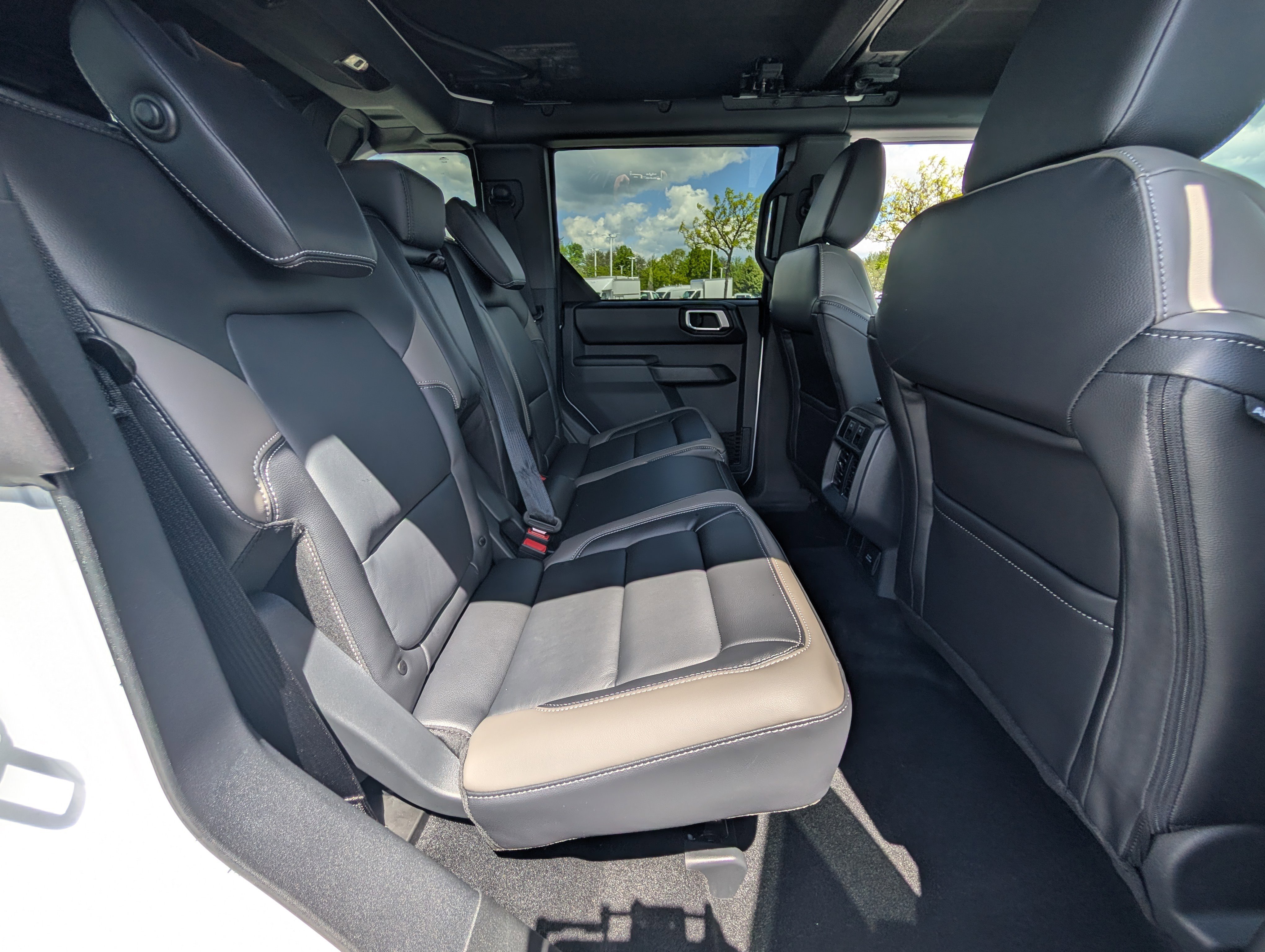 New 2026 Ford Bronco Outer Banks AWD/4WD image 7
