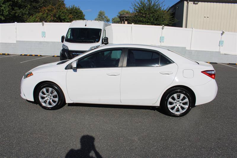 Used 2014 Toyota Corolla LE FWD image 4