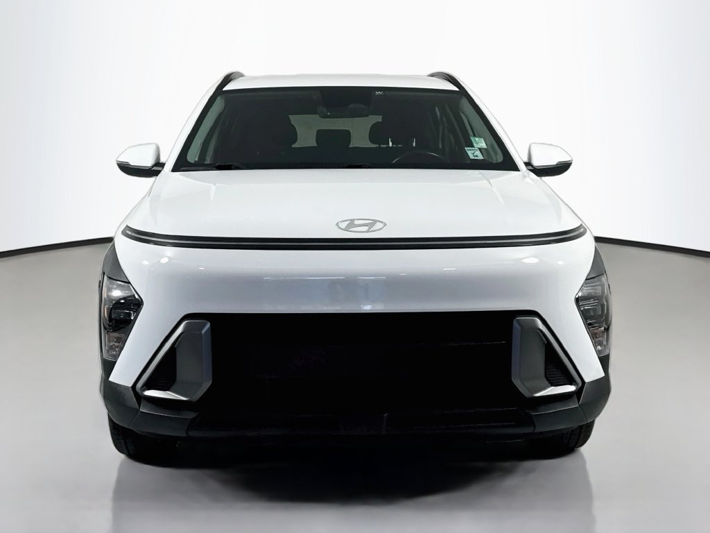 Used 2024 Hyundai Kona SEL w/ Convenience Package FWD image 3