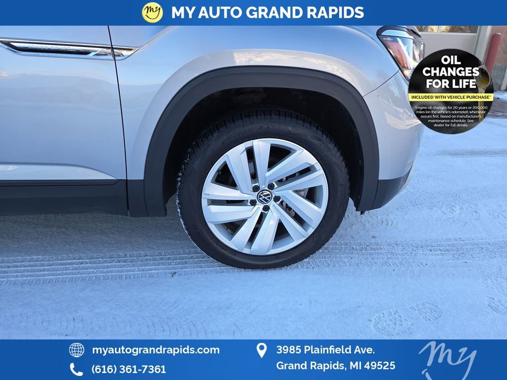 Used 2022 Volkswagen Atlas Cross Sport SE image 32