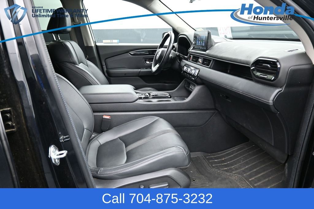 Used 2024 Honda Pilot Touring image 13