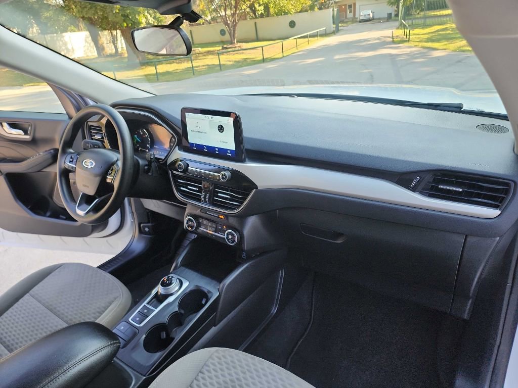 Used 2021 Ford Escape SE image 34