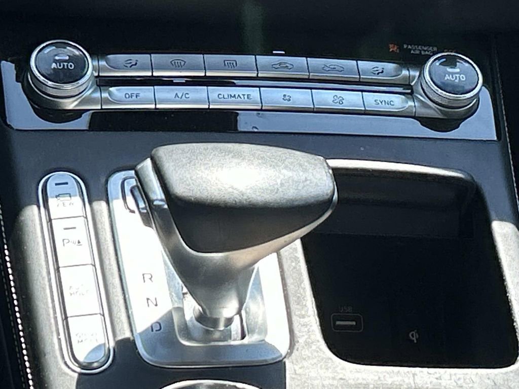 Used 2021 Genesis G90 3.3T Premium image 28