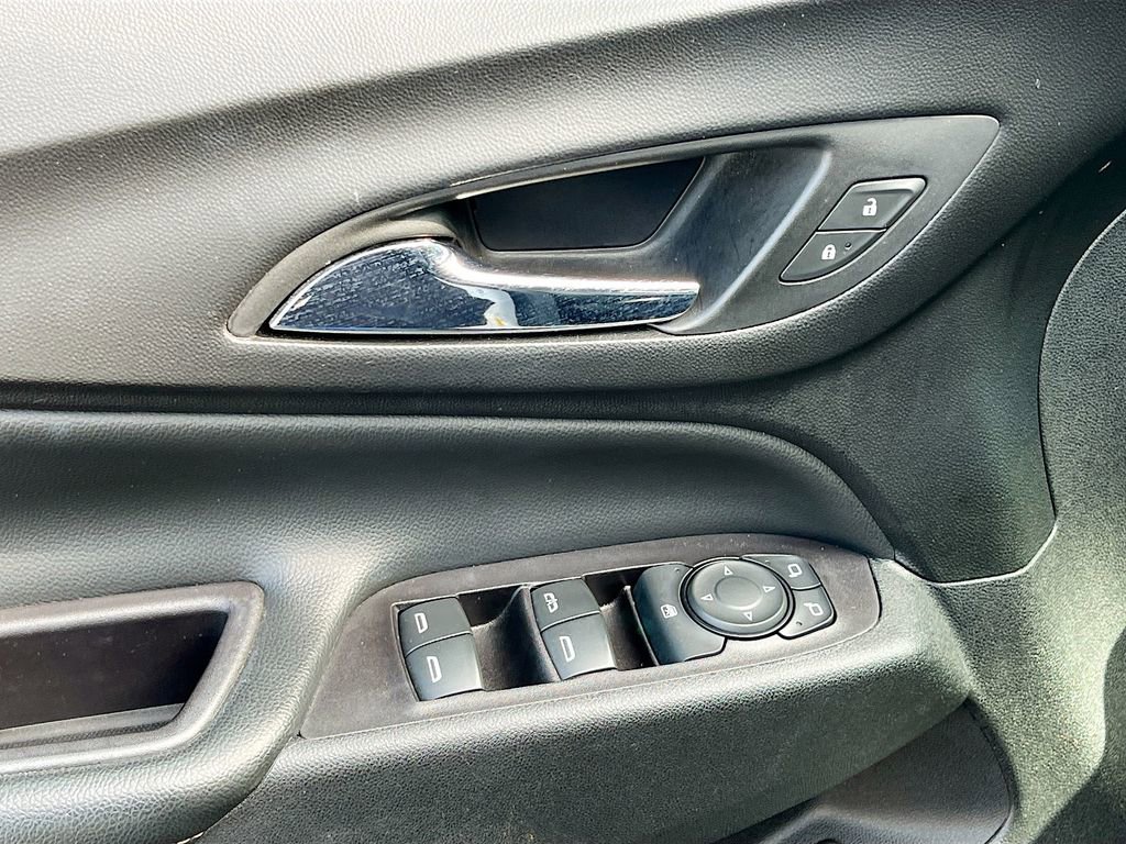 Used 2020 Chevrolet Equinox Premier FWD image 12