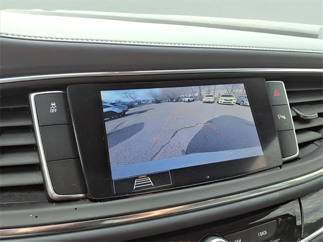 Used 2021 Buick Enclave Essence image 20