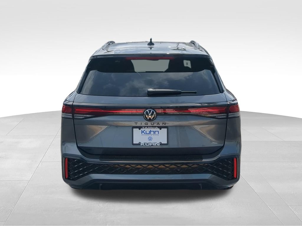 New 2026 Volkswagen Tiguan SE R-Line FWD image 5