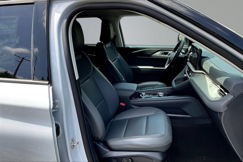 New 2026 Ford Explorer Active w/ Active Comfort Package AWD/4WD image 10