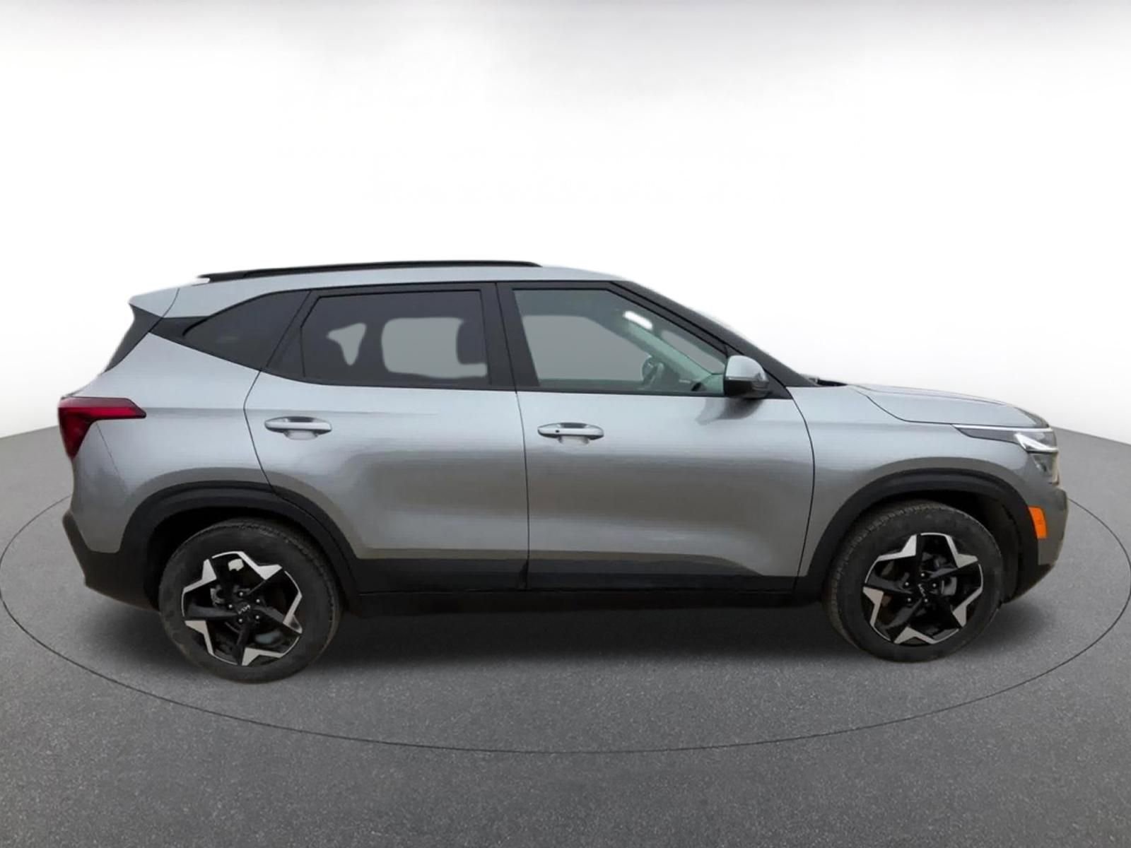 Used 2025 Kia Seltos S FWD image 16