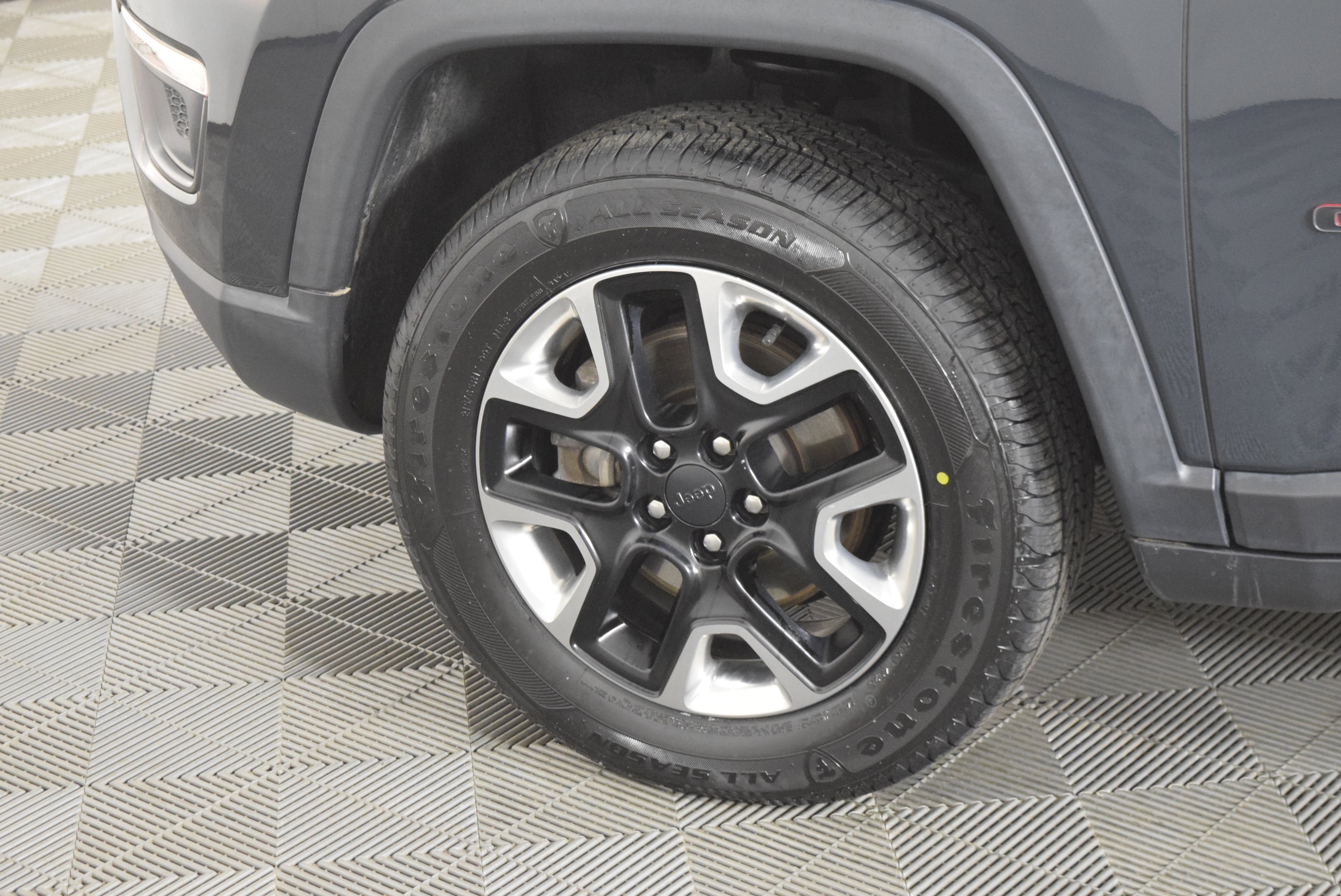 Used 2018 Jeep Compass Trailhawk w/ Navigation Group image 50