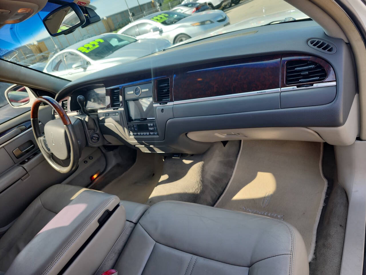 Used 2009 Lincoln Town Car Signature Limited RWD image 7