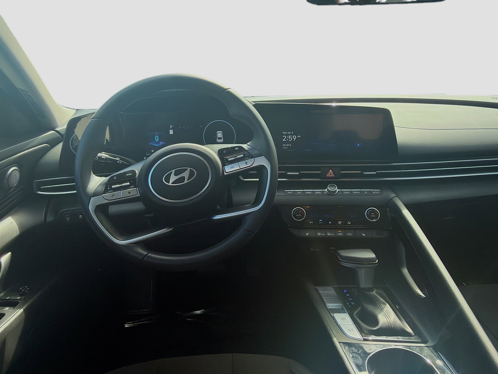 Used 2025 Hyundai Elantra SEL image 18