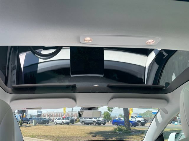 Used 2022 Tesla Model 3 Long Range AWD/4WD image 8