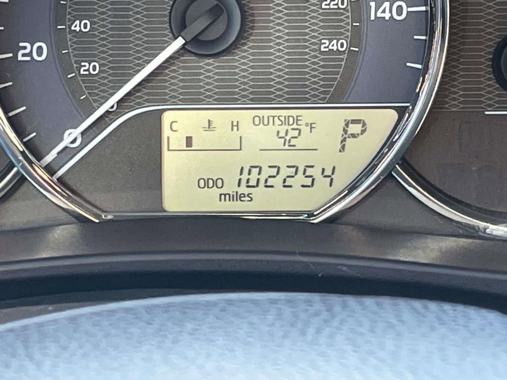 Used 2016 Toyota Corolla image 28