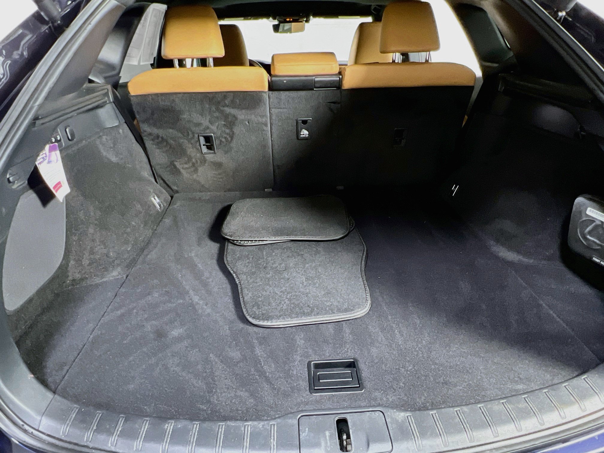 Used 2023 Lexus RX 350h w/ Accessory Package (Z1) AWD/4WD image 26