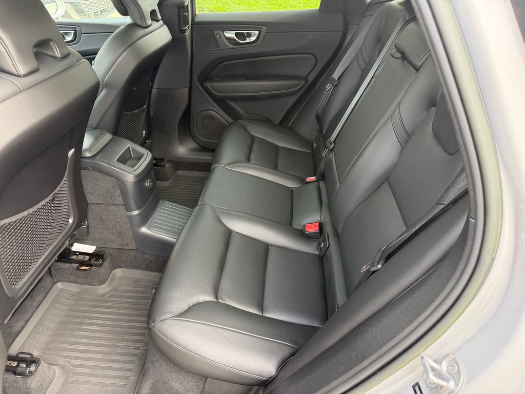 Used 2023 Volvo XC60 T8 Core AWD/4WD image 19