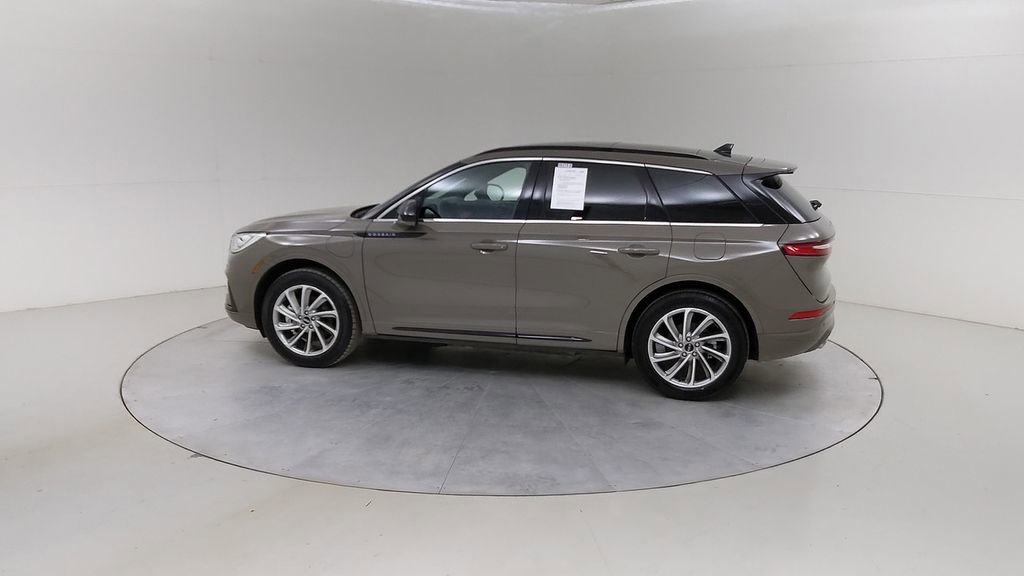 Used 2025 Lincoln Corsair Grand Touring w/ Towing Package image 18