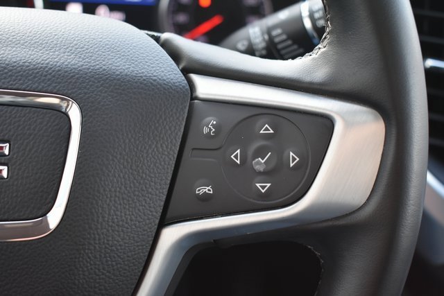 Used 2023 GMC Acadia SLT image 21