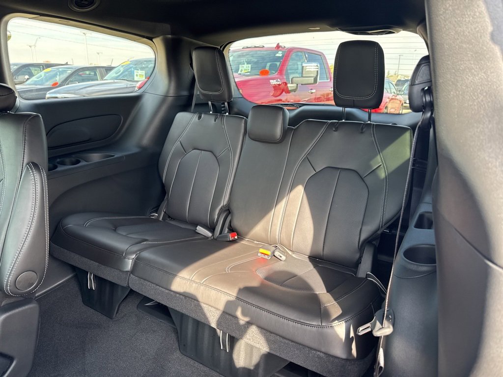 New 2026 Chrysler Pacifica Select image 23