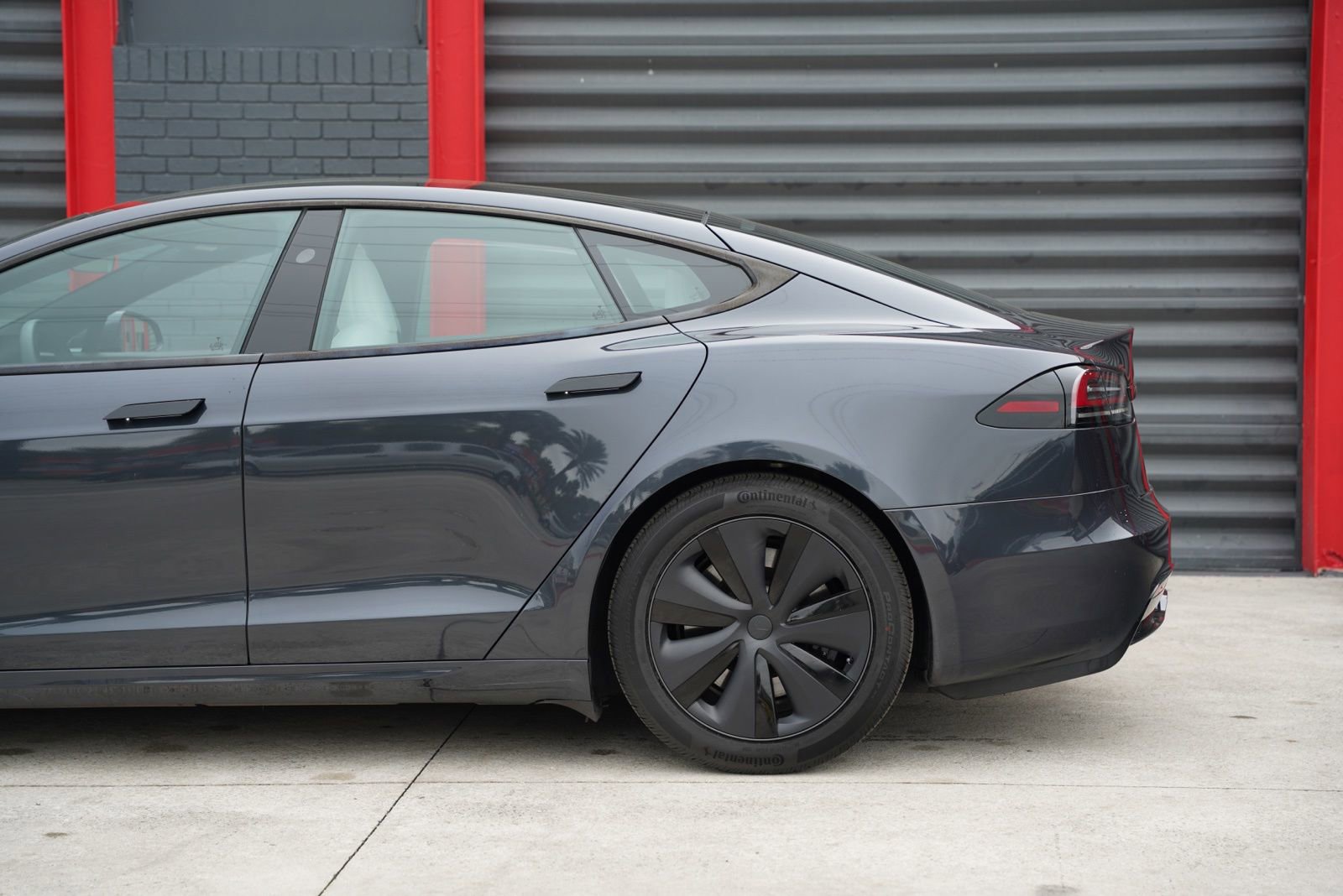 Used 2024 Tesla Model S image 9