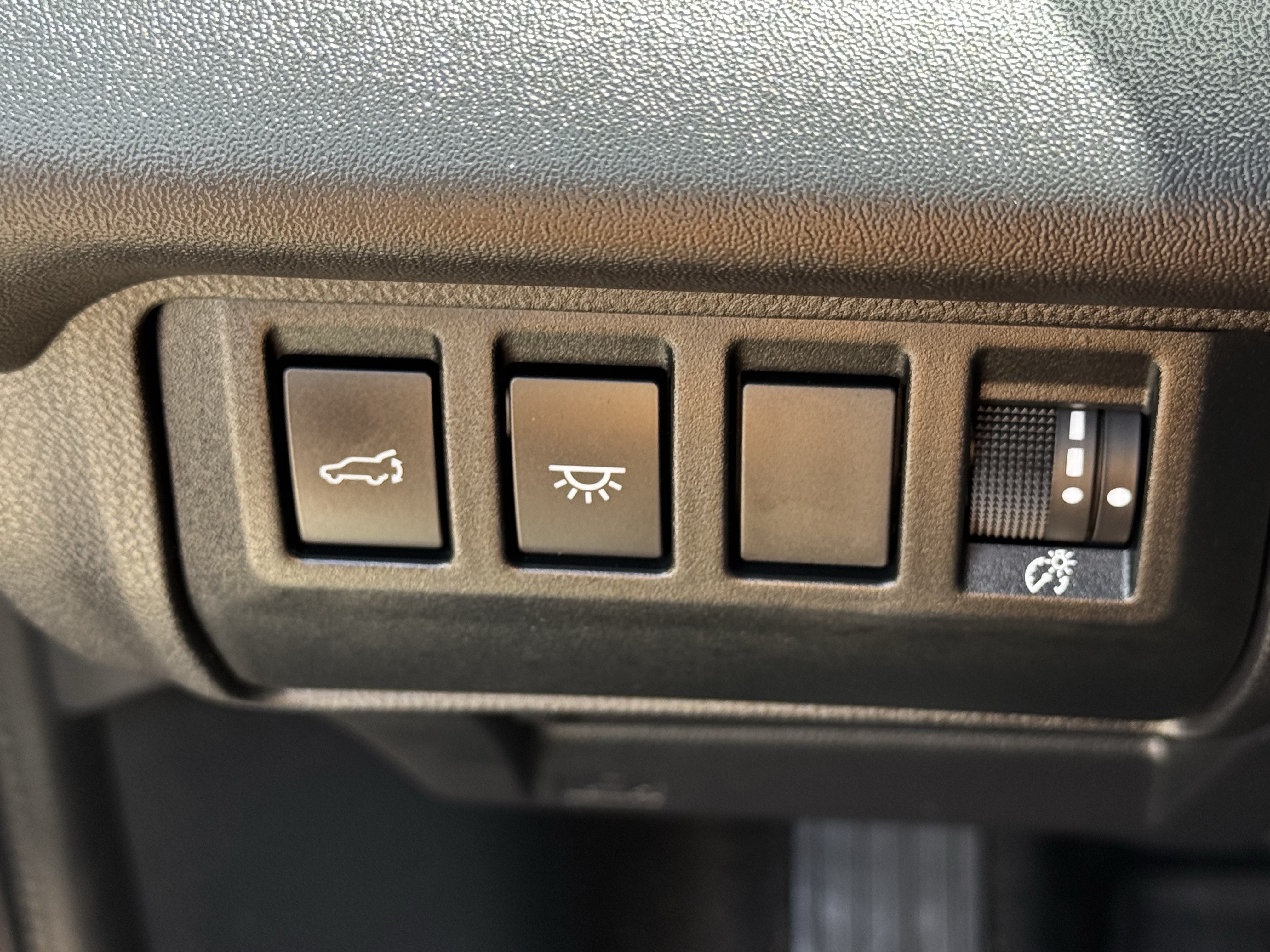 Used 2023 Subaru Ascent Limited w/ Technology Package AWD/4WD image 25