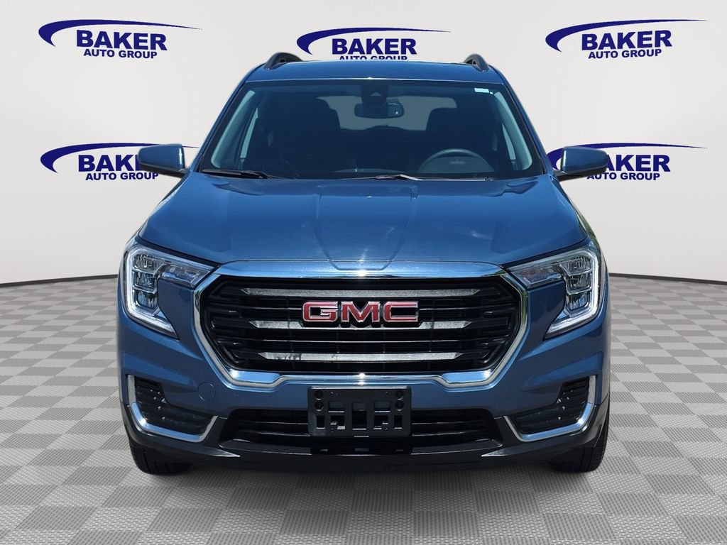 Used 2024 GMC Terrain SLE w/ Driver Convenience Package AWD/4WD image 2