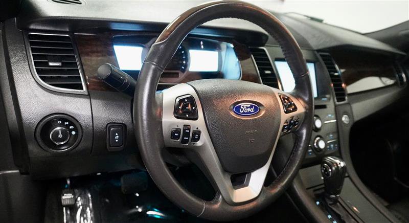 Used 2015 Ford Taurus Limited image 11