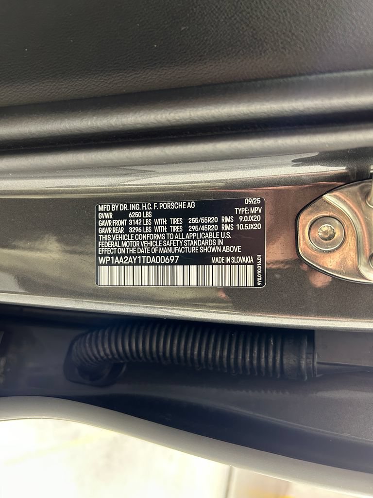 Certified 2026 Porsche Cayenne AWD/4WD image 31
