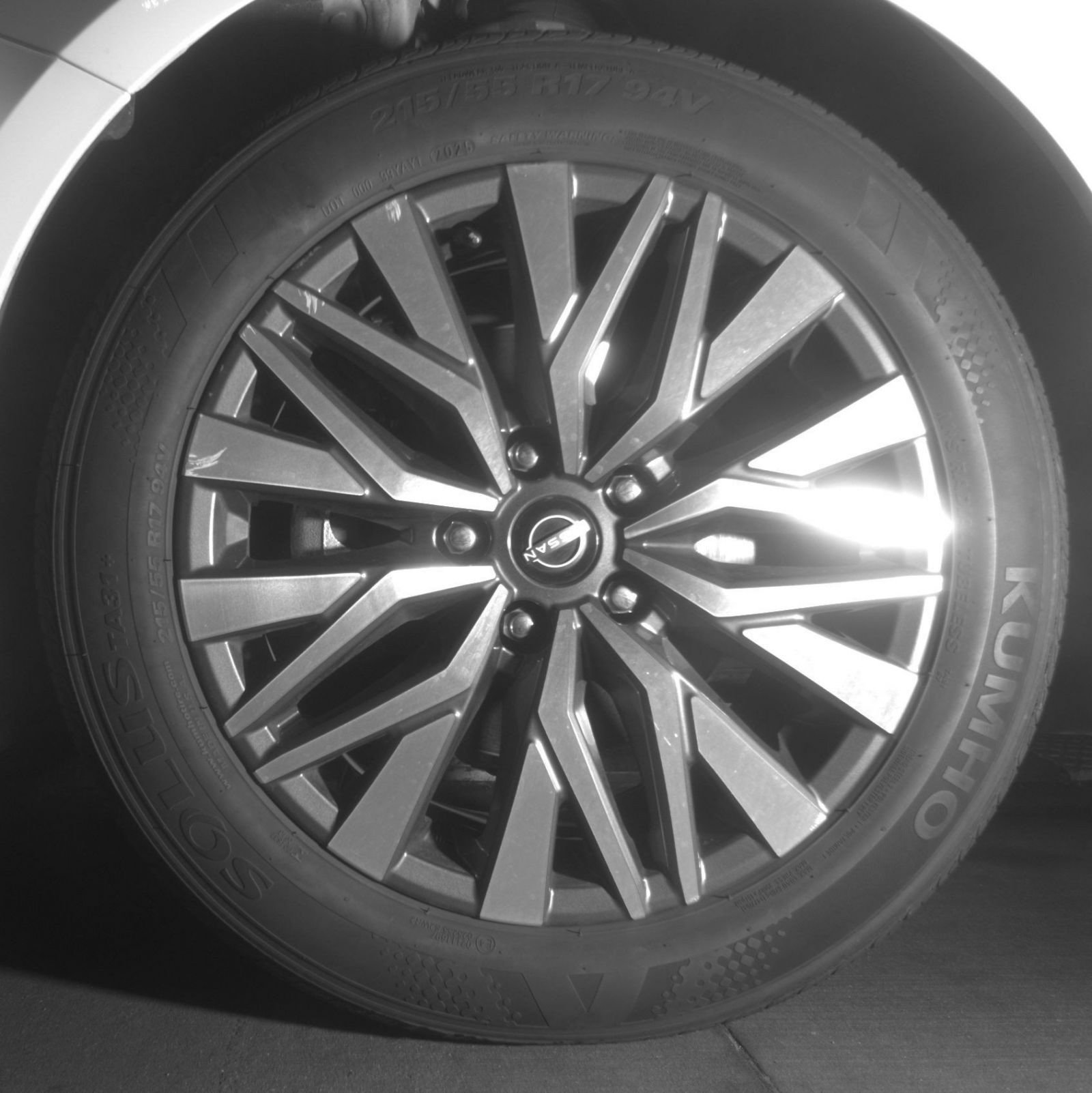 Used 2025 Nissan Altima 2.5 SV FWD image 15