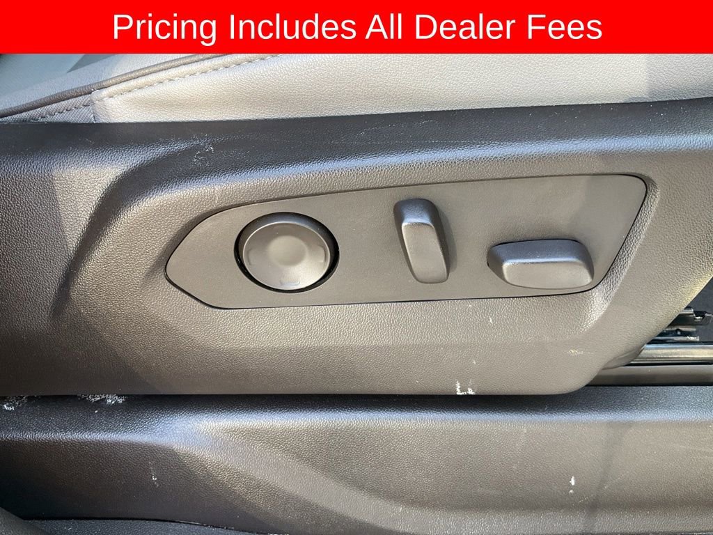 Used 2024 GMC Yukon SLT RWD image 37