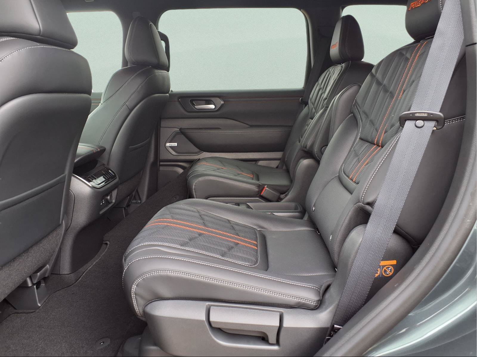 New 2026 Nissan Armada PRO-4X w/ Captain's Chari Seat Package AWD/4WD image 11