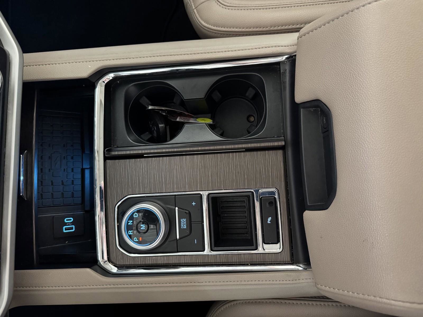 Used 2024 Ford Expedition Limited image 17